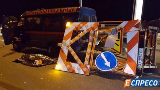 В Киеве пьяный водитель грузовика насмерть сбил работника дорожной службы (фото)