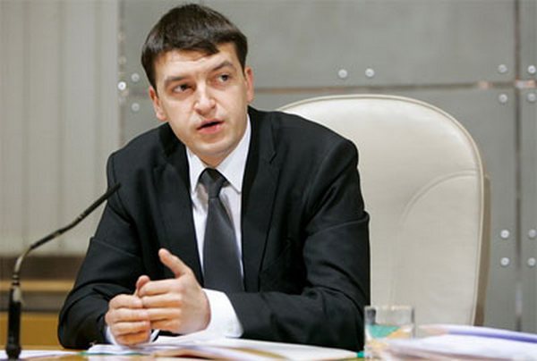 Глава Соломенской РГА Максим Шкуро регулярно врет депутатам Киевсовета