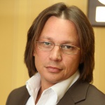 Валерий Никитченко: “Холдинг “Ковальская” грубо нарушает требования закона и продолжает удерживать дома в своем управлении”