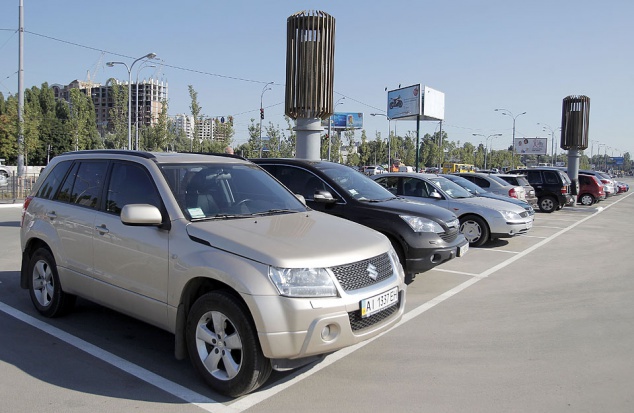 Депутата Харчука интересует, как в КГГА собираются выводить “из тени” парковочный бизнес