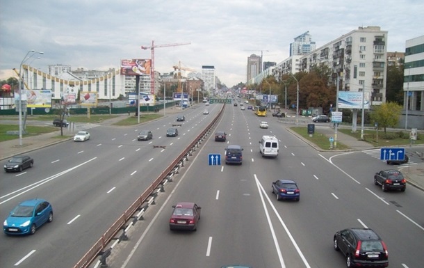 По проспекту Победы в Киеве машины гоняют со скоростью до 140 км/ч