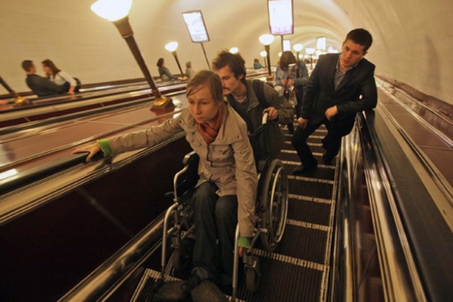 Столичные власти планируют создаст инфраструктуру для инвалидов в метро в 2017