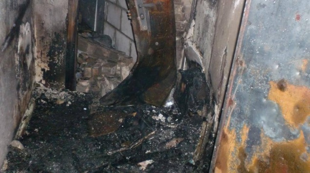 Из-за пожара в 9-этажке на Борщаговке пришлось эвакуировать 37 человек (фото)
