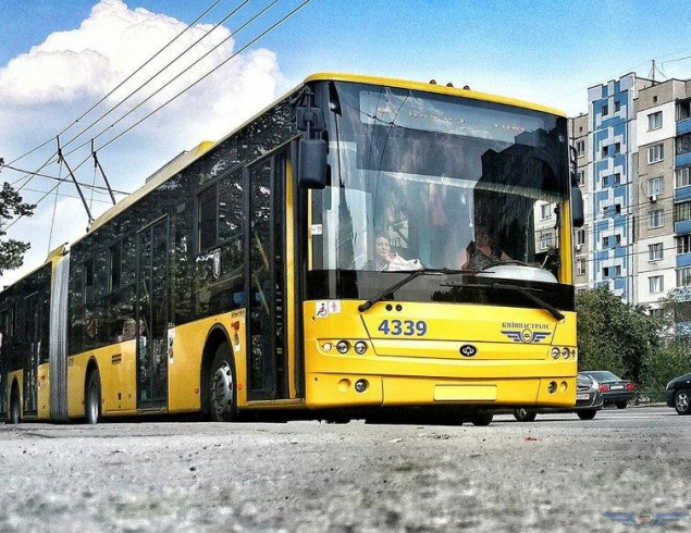 В субботу в Киеве изменят маршрут двух троллейбусов и автобуса