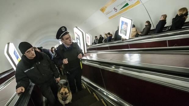 Столичный метрополитен просит увеличить количество полицейских на станциях