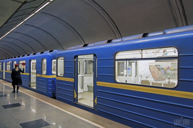 Киевский метрополитен восстановил движение поездов на “красной” ветке метро