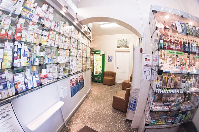 Кличко проверил аптеки “Фармация” и киоски с социальным хлебом