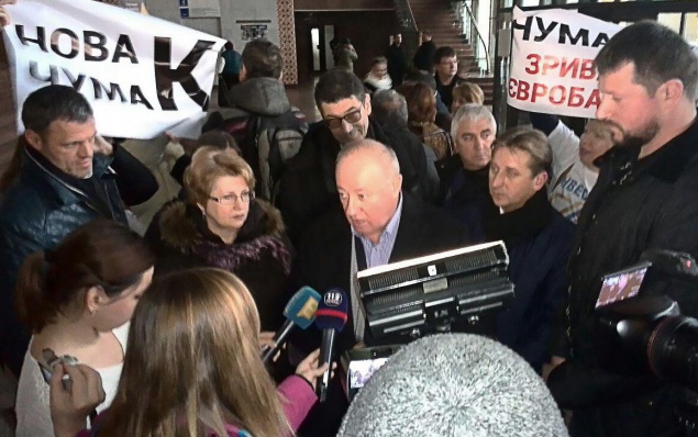 Депутат Чумак отменил пресс-конференцию после обвинений в рейдерстве (видео)