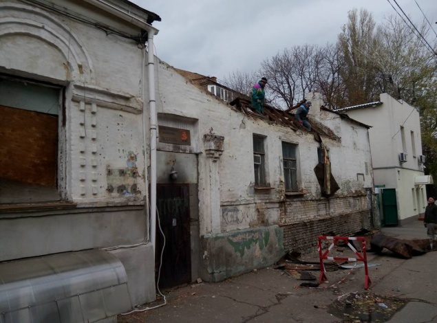 На Подоле в Киеве начали снос дома, построенного в 19 веке