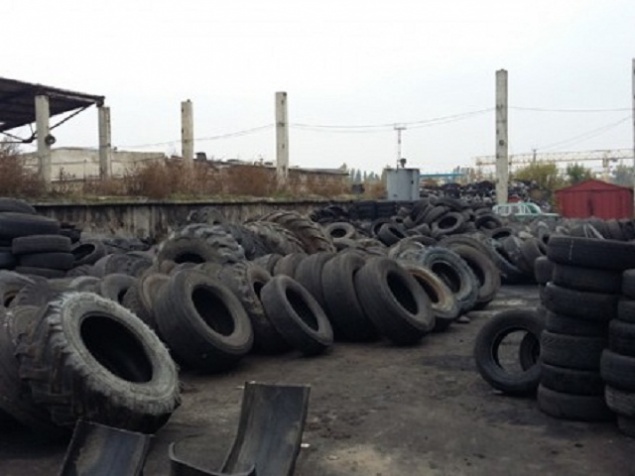 Предприниматель на Киевщине отравил воздух продуктами горения шин