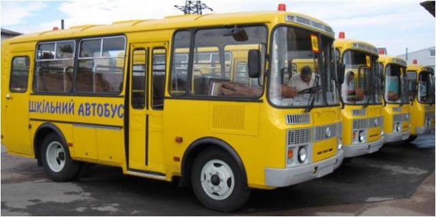 Ученики Киевщины получили 26 школьных автобусов