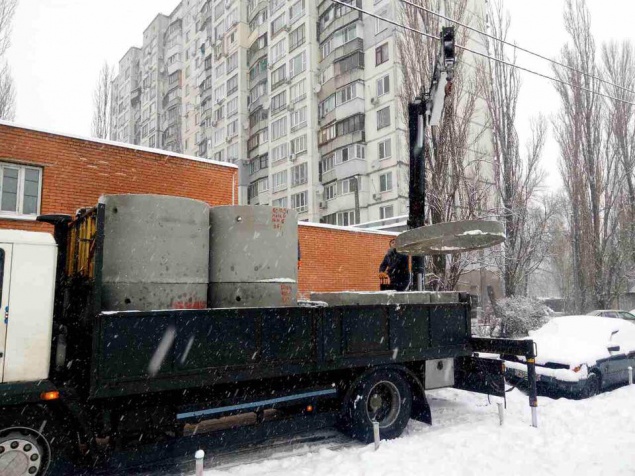 В Киеве на Березняках началось строительство дождевой канализации (фото)