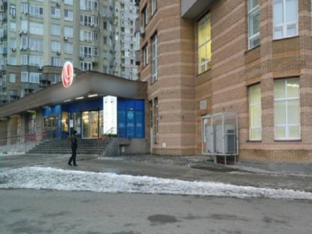 Преступники в масках, угрожая пистолетом, украли 350 тыс. гривен (фото)