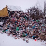 Они заблудились. Под Киев завезли львовский мусор (фото)