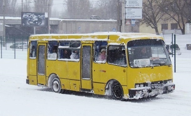 Киевские маршрутчики с завтрашнего дня поднимают цены за проезд на 1 грн