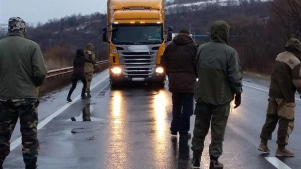 Завтра с утра активисты грозят заблокировать въезды в Киев