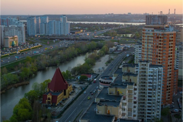 На Осокорках в Киеве хотят обустроить парк вокруг озера Серебряный Кол