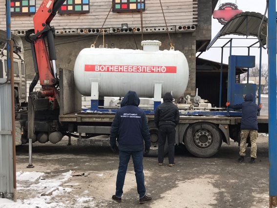Полиция демонтировала в Киеве 5 незаконных газовых заправок (фото)