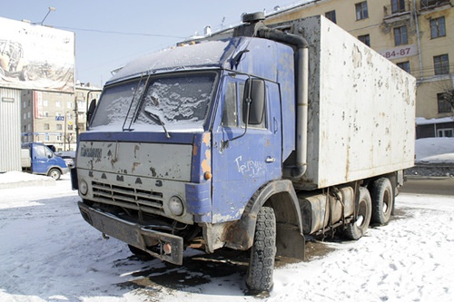 На Киевщине угнали со стоянки “КамАЗ” и сдали в металлолом