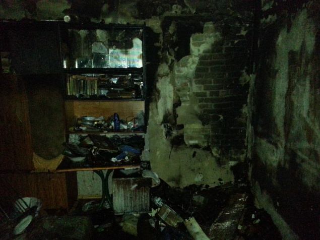 Из-за курения в постели в киевской многоэтажке чуть не сгорели два человека