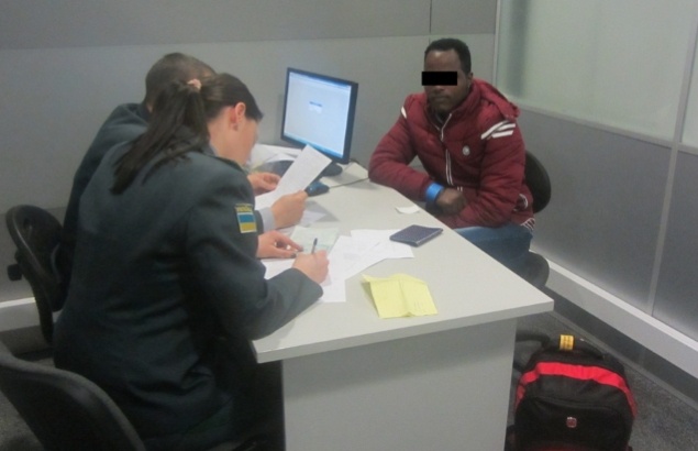 Африканец пытался попасть в Великобританию через Киев по фальшивому израильскому паспорту
