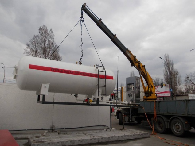 В Киеве за выходные демонтировали 10 незаконных газовых заправок