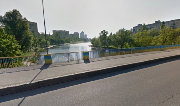 Завтра в Киеве ограничат движение по мосту через Русановский канал