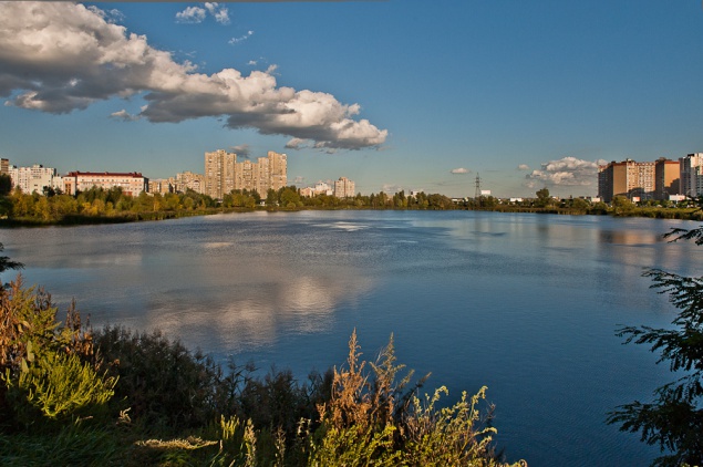 Чтоб защитить озеро Лебединое в Киеве от застройки, Киевсовет создал там фитнес-парк