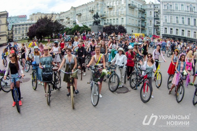 На полосах общественного транспорта в Киеве городские власти хотят обустроить велодорожки