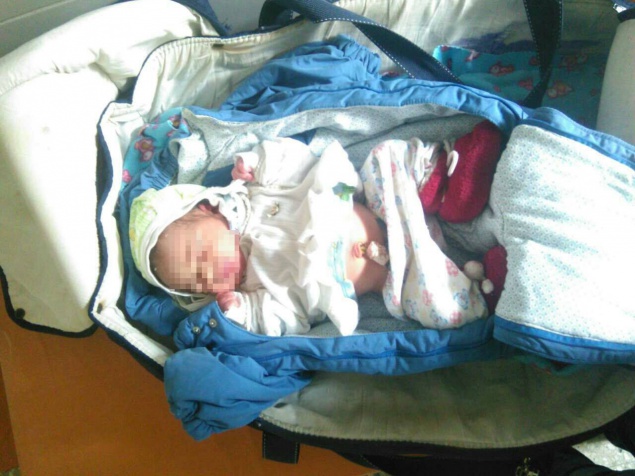 В электричке “Козятин-Киев” нашли брошенного младенца (фото)