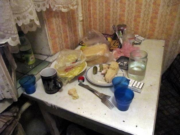 Семейные “посиделки” в Голосеевском районе столицы закончились поножовщиной (фото)