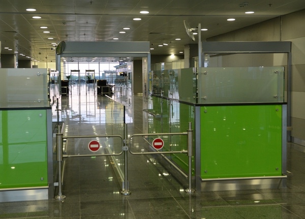 В аэропорту “Борисполь” задержали семью палестинцев с фальшивыми итальянскими паспортами