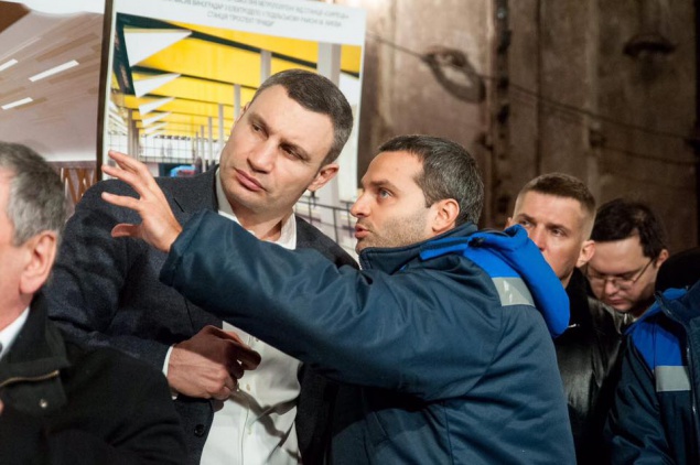 Политическая бесперспективность Сагайдака мешает Кличко его уволить