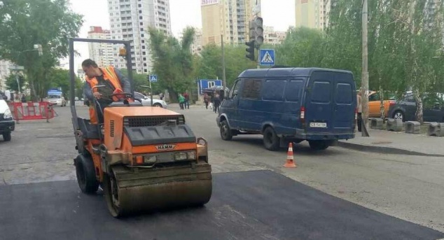 На прошлой неделе киевавтодоровцы отремонтировали 20 тыс. кв.м. дорог