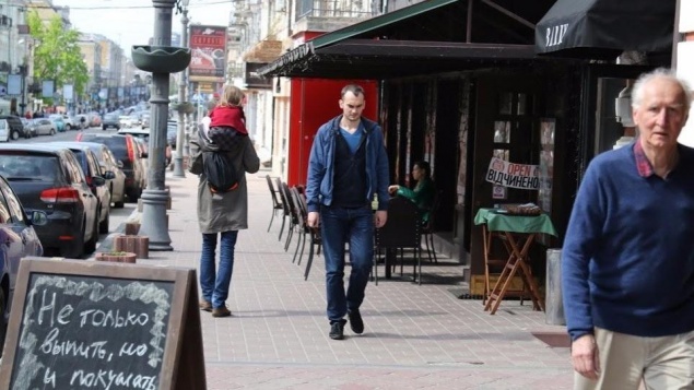 Киевские власти готовятся провести “зачистку” уличных кафе