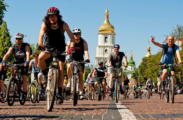 Из-за велопарада в Киеве в субботу по улице Владимирской не будут ездить автобусы