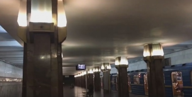 Активисты сняли на видео “свежие” трещины на станции метро “Героев Днепра”