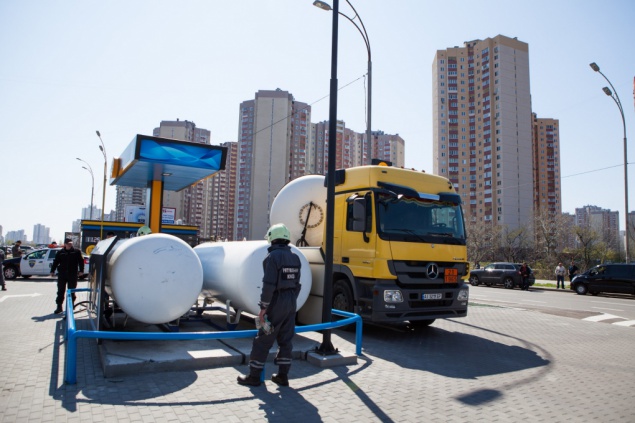 Нардеп Куприй просит объяснить законность массового демонтажа газовых заправок в Киеве