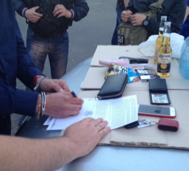 На взятке в 285 тыс. гривен погорел оперуполномоченный полиции Киева