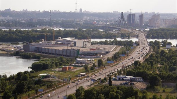 В Киеве официально переименовали проспект Ватутина в Шухевича