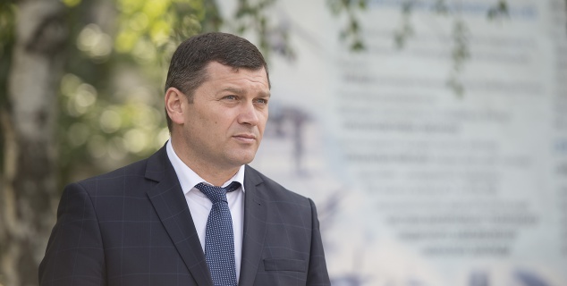 Грузовики в Киев собираются впускать только через весовой контроль