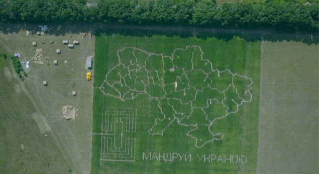 Под Киевом на кукурузном поле появился самый большой в Европе лабиринт (фото)