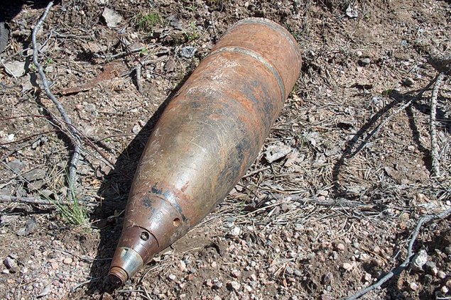 В столичном парке Аскольдова могила обнаружили два снаряда времен Второй мировой войны