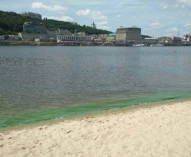 Госпродпотребслужба: На 10 пляжах Киева пробы воды не соответствуют нормам