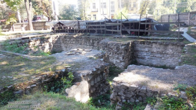 Нардеп просит законсервировать археологические раскопки на Татарке в Киеве и обустроить там сквер