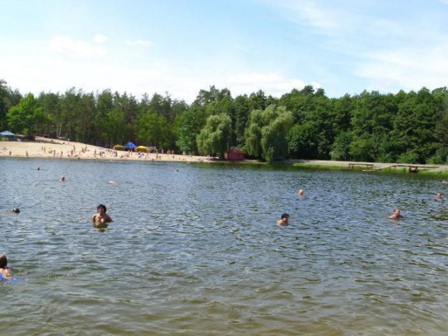 В Киеве рекомендуют купаться только на двух пляжах
