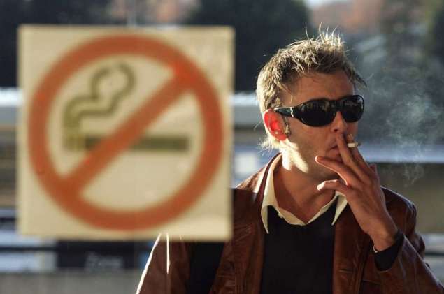 Инициативу Киевсовета о росте штрафов за курение в неположенных местах поддерживают в МВД