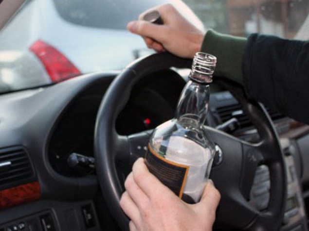 За минувшие сутки полицейские Киевщины отстранили от управления 14 пьяных водителей