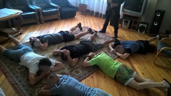 Правоохранители Киева остановили деятельность незаконных реабилитационных центров (фото, видео)