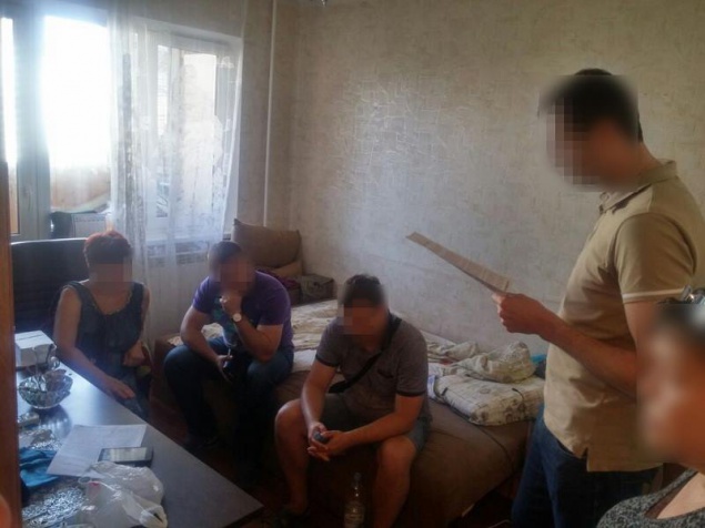 В Киеве СБУ задержала администратора сепаратистских групп в соцсетях (фото)